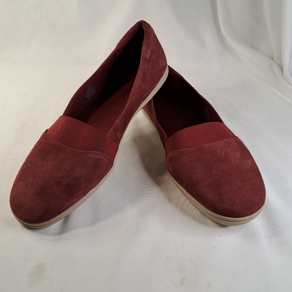 𝅺EASY Spirit Maroon Suede Flats Women's Size 9.5W